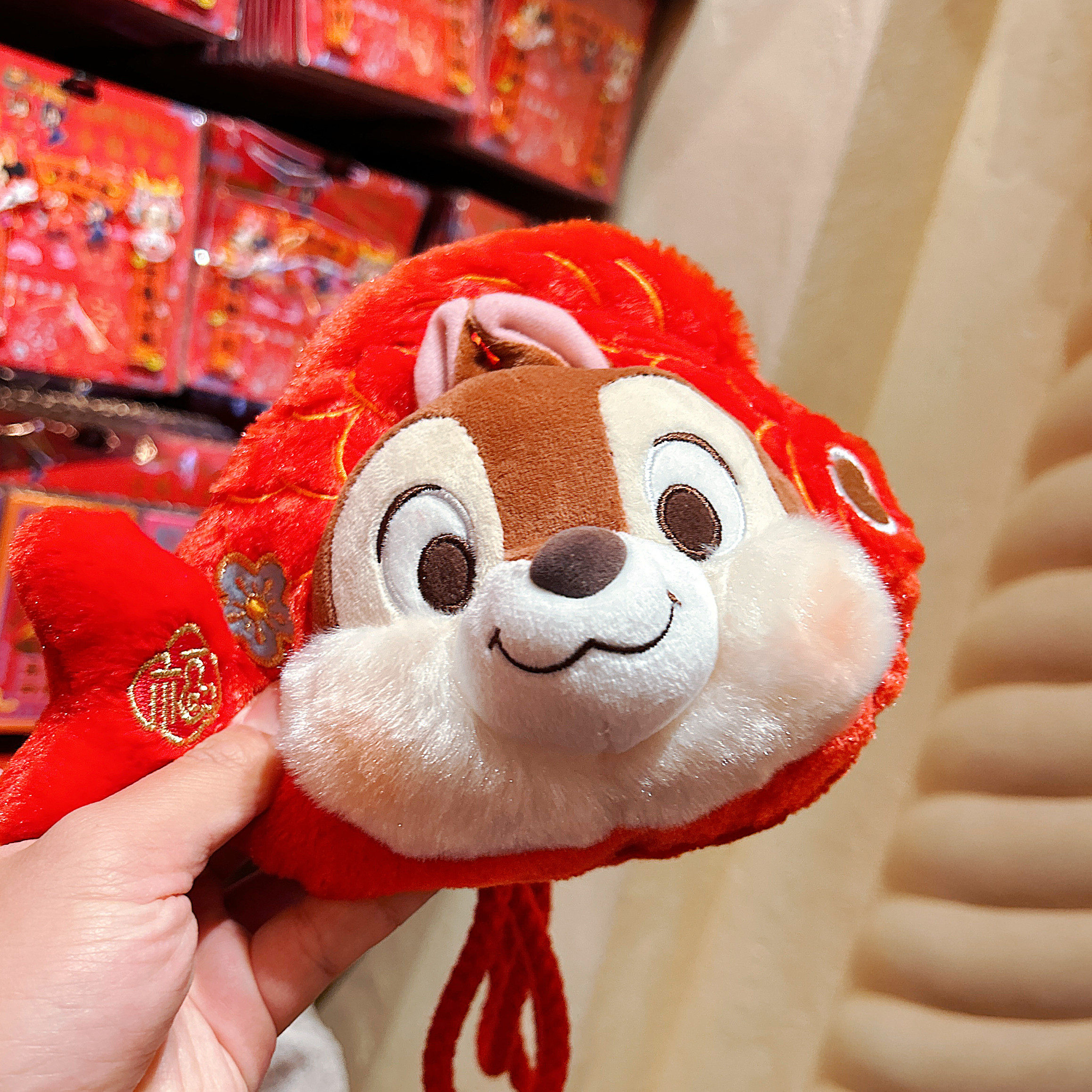 上海迪士尼乐园国内代购2024新春锦鲤鱼奇奇蒂蒂毛绒斜挎包卡通包