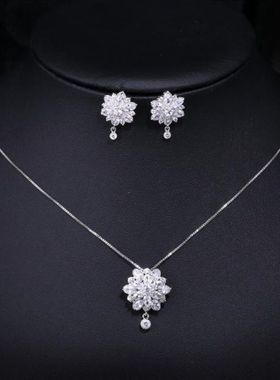 耳环女韩国锆石个性水晶防过敏气质宴会锁骨吊坠耳钉项链两件套装