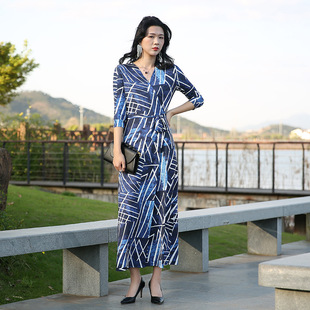 高端新品 显瘦连衣裙女PGDVF裹身裙2026 几何印花茶歇裙V领系带修身