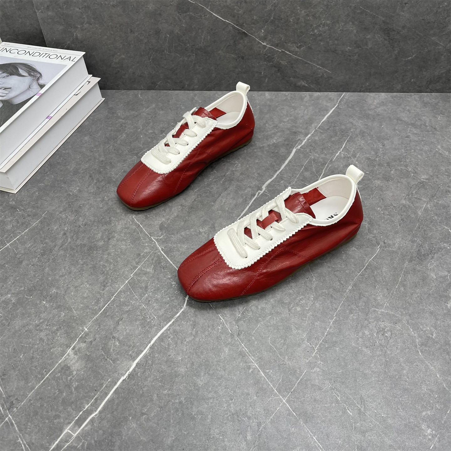 软底不累脚德训鞋女2026年春季新款小羊皮时尚平底系带休闲运动鞋,女鞋,德训鞋,淘宝优惠券,粉丝福利购,淘宝优惠卷