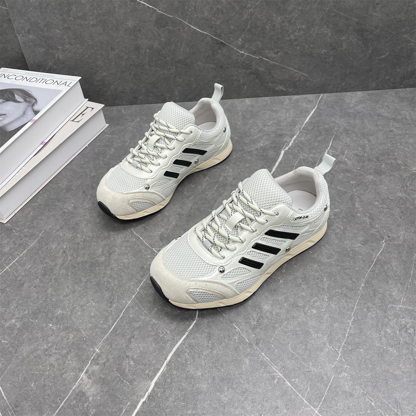 真皮拼色运动休闲鞋女2026春季新款软底不累脚轻便网面透气阿甘鞋