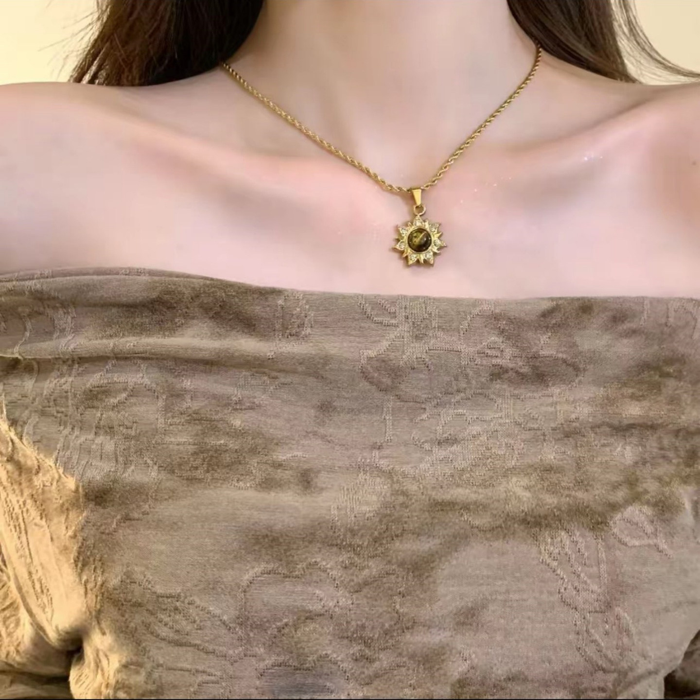 秋冬新款虎眼石锆石太阳花项链女
