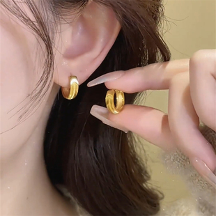 2025新款爆款满天星圈圈耳环女气质高级感小众简约耳扣防过敏耳饰