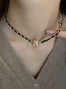 黑色皮革编织磁吸扣镶钻项链女