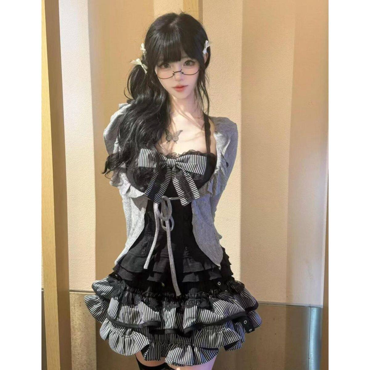美式小众时尚套装黑色蕾丝吊带+灰色针织开衫+短款半裙时尚套装女