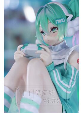万代眼镜厂初音未来玩游戏手办