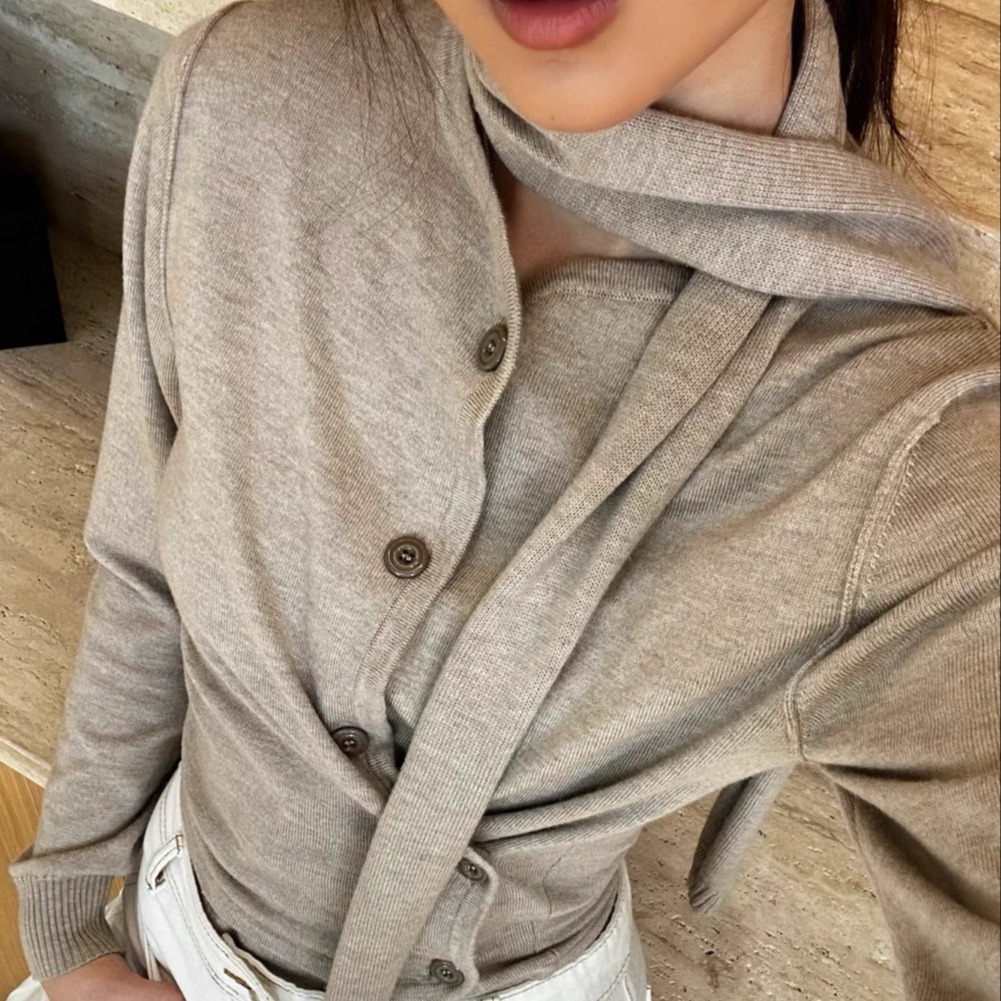 羊毛纽扣圆领针织开衫围巾两件套