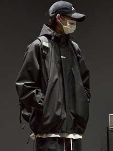 冲锋衣男款外套男生春秋衣服户外防风潮流上衣男女春季户外男装