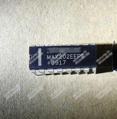 MAX202EEPE 驱动器IC DIP-16【全新原装】
