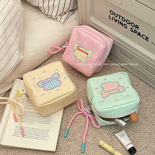 化妆包小女2025新款便携式外出旅行迷你轻便款可爱超火随身收纳袋