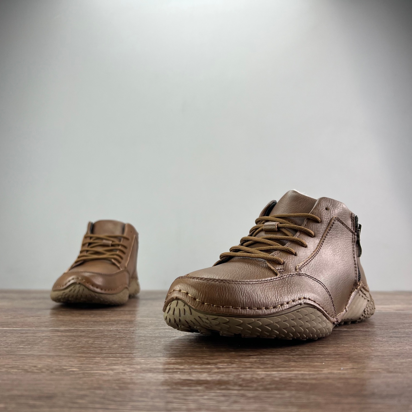 捡漏外贸男秋冬户外休闲马丁靴