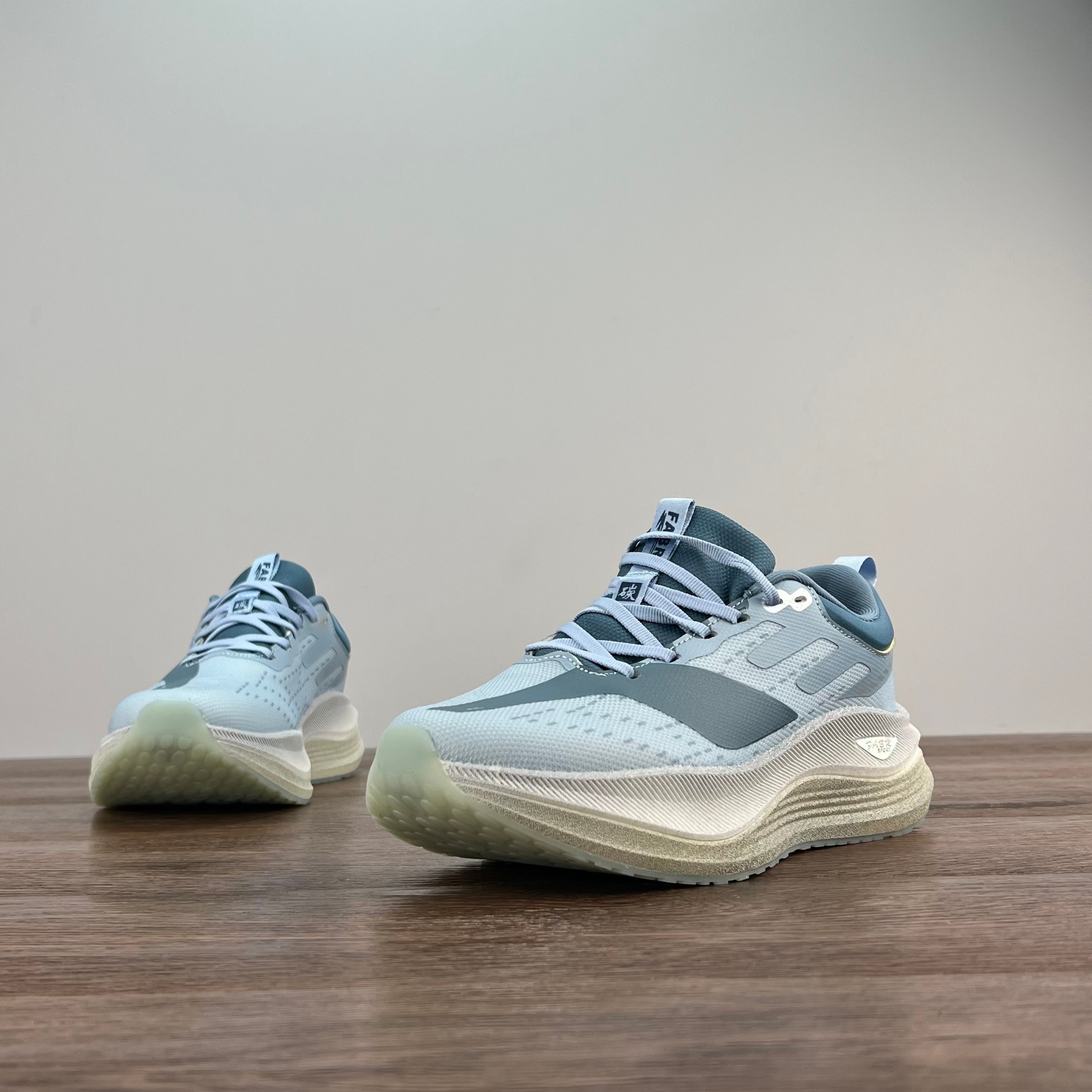 柜货！外贸情侣四季城市跑步鞋