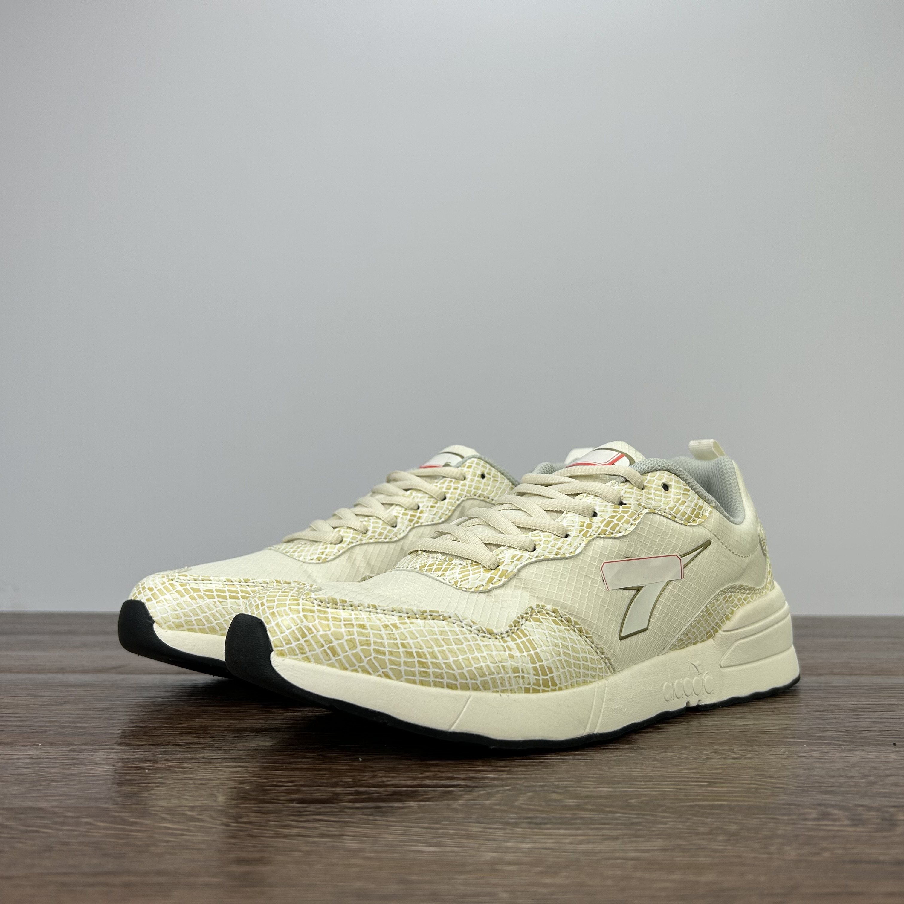 牛货 意大利 春季男复古运动休闲跑鞋简约百搭轻质透气经典慢跑鞋