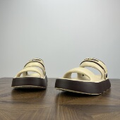 夏季 情侣款 新款 沙滩鞋 EVA超轻 外贸 外穿透气软底露趾拖鞋 防滑凉鞋