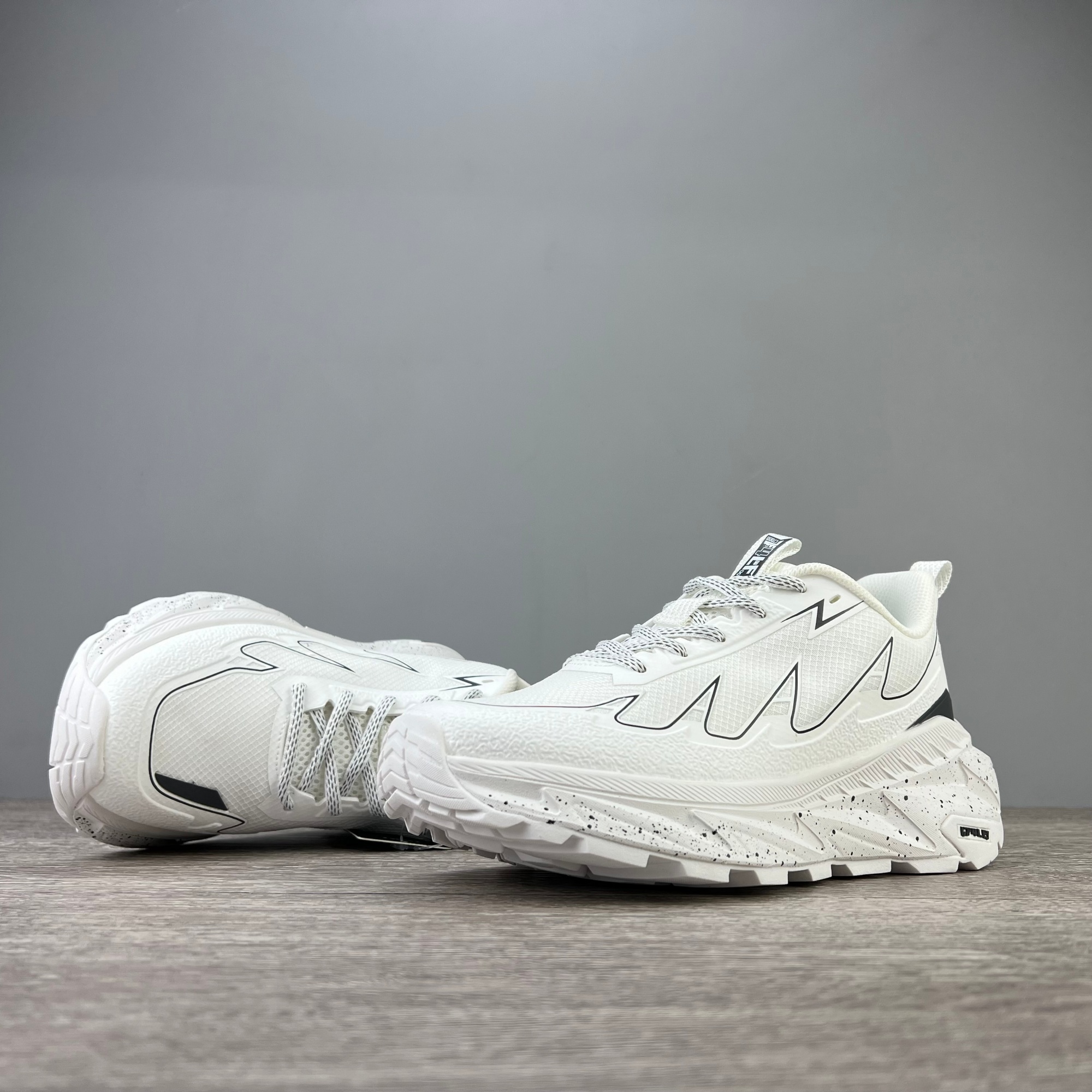 专柜1000+牛货情侣户外越野跑鞋