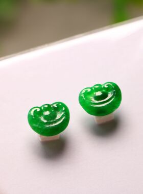 #D819一对冰种满色辣绿天然A货翡翠如意头 镶嵌件