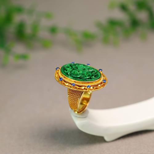 辣绿缅甸天然A货翡翠雕花戒指
