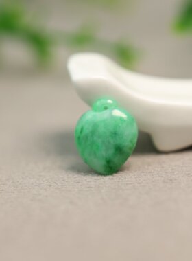#M249 糯种阳绿缅甸天然A货翡翠寿桃锁骨小吊坠挂坠