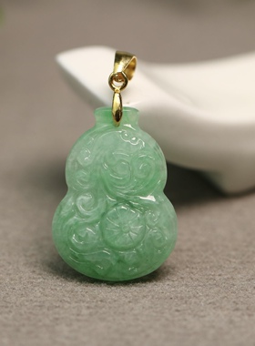 #B601糯底满绿天然A货翡翠雕花葫芦锁骨吊坠