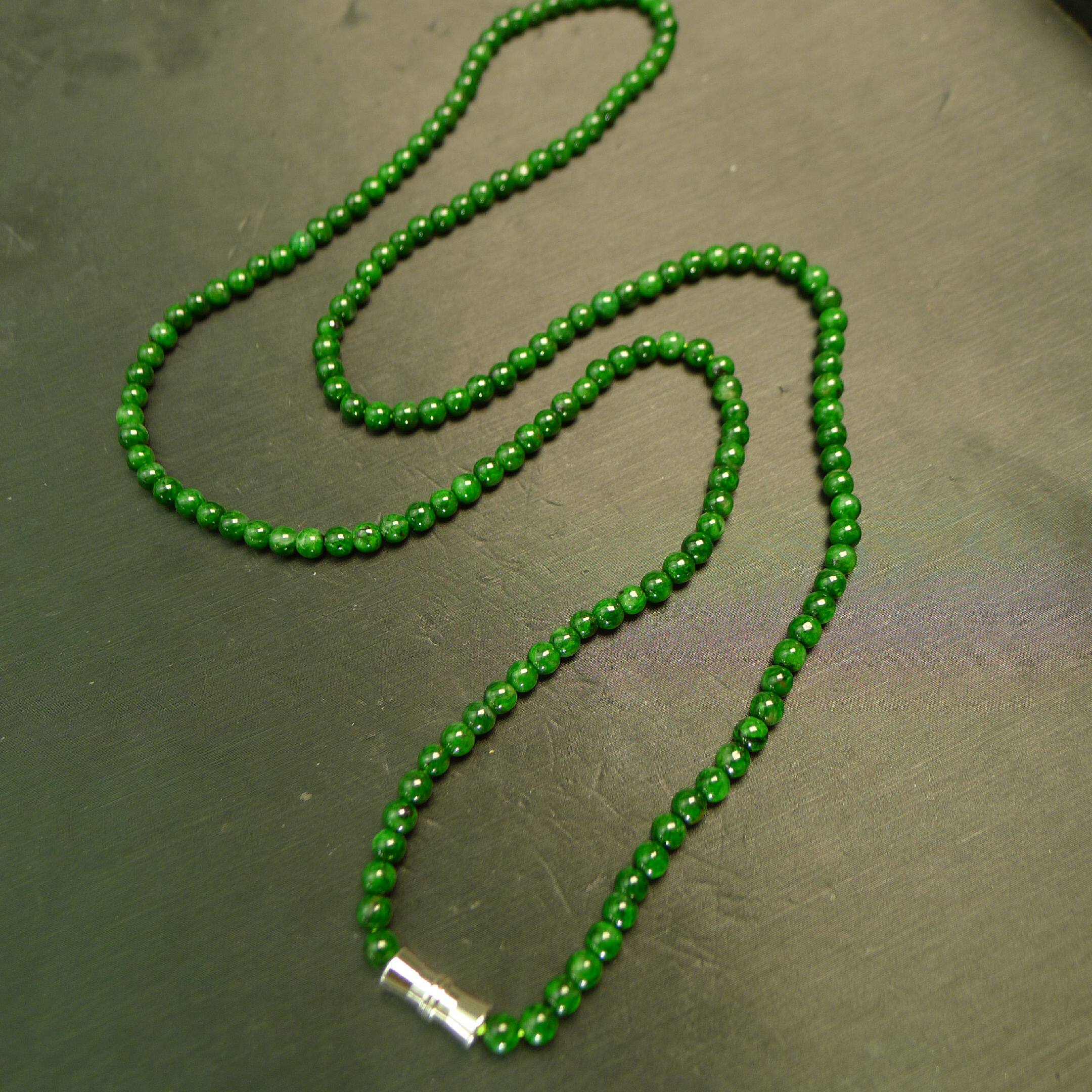 #H355满色辣绿天然A货翡翠珠子项链手链 小圆珠小米珠颈链