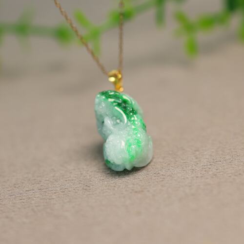 缅甸天然A货翡翠貔貅吊坠