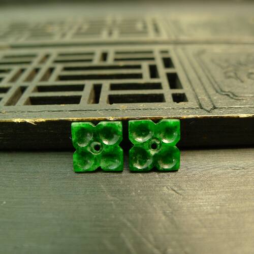 满色辣绿天然A货翡翠四叶草