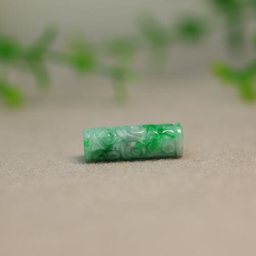 天然A货翡翠圆柱形雕花桶珠