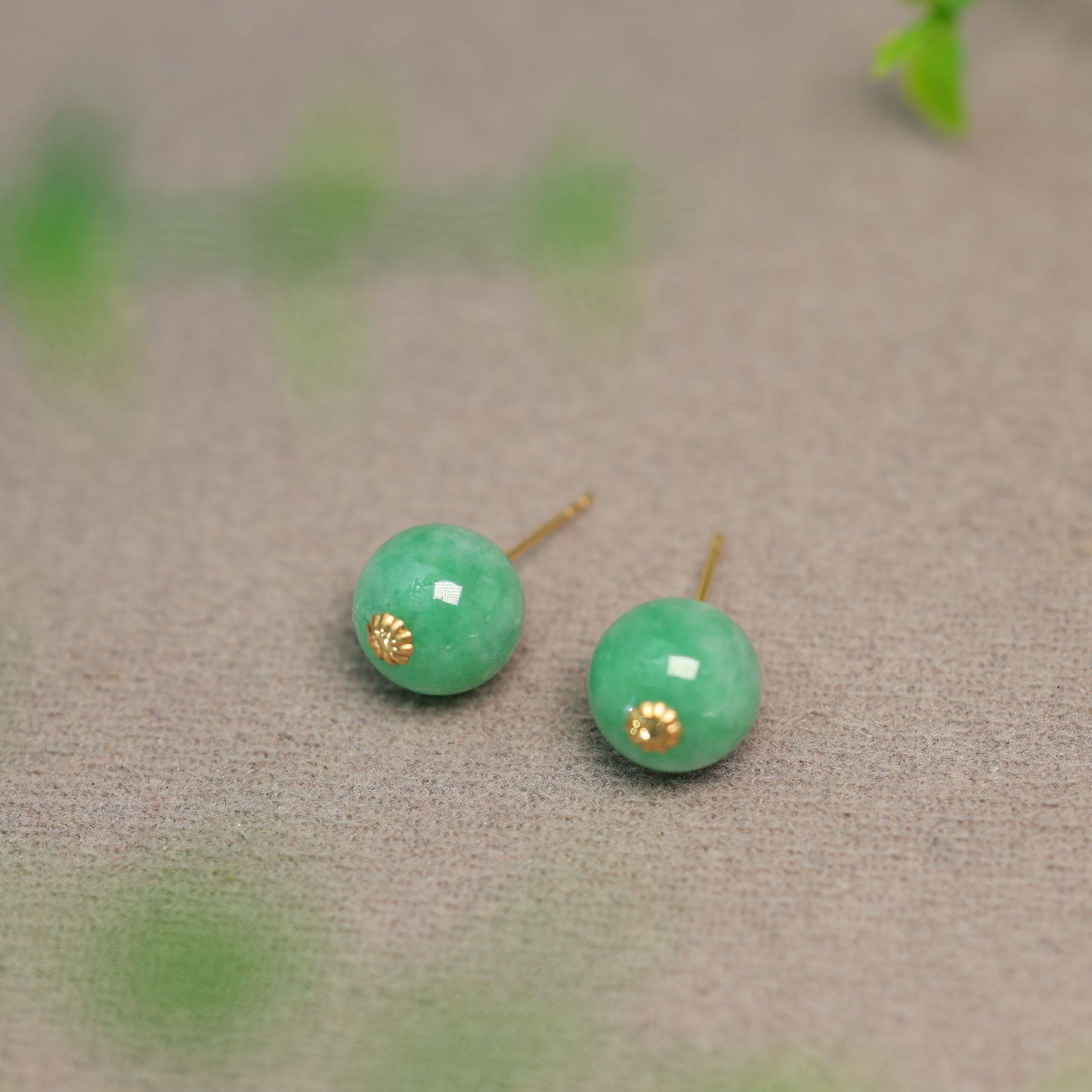 #K487 18K金镶嵌阳绿缅甸天然A货翡翠素面圆珠子耳钉耳饰
