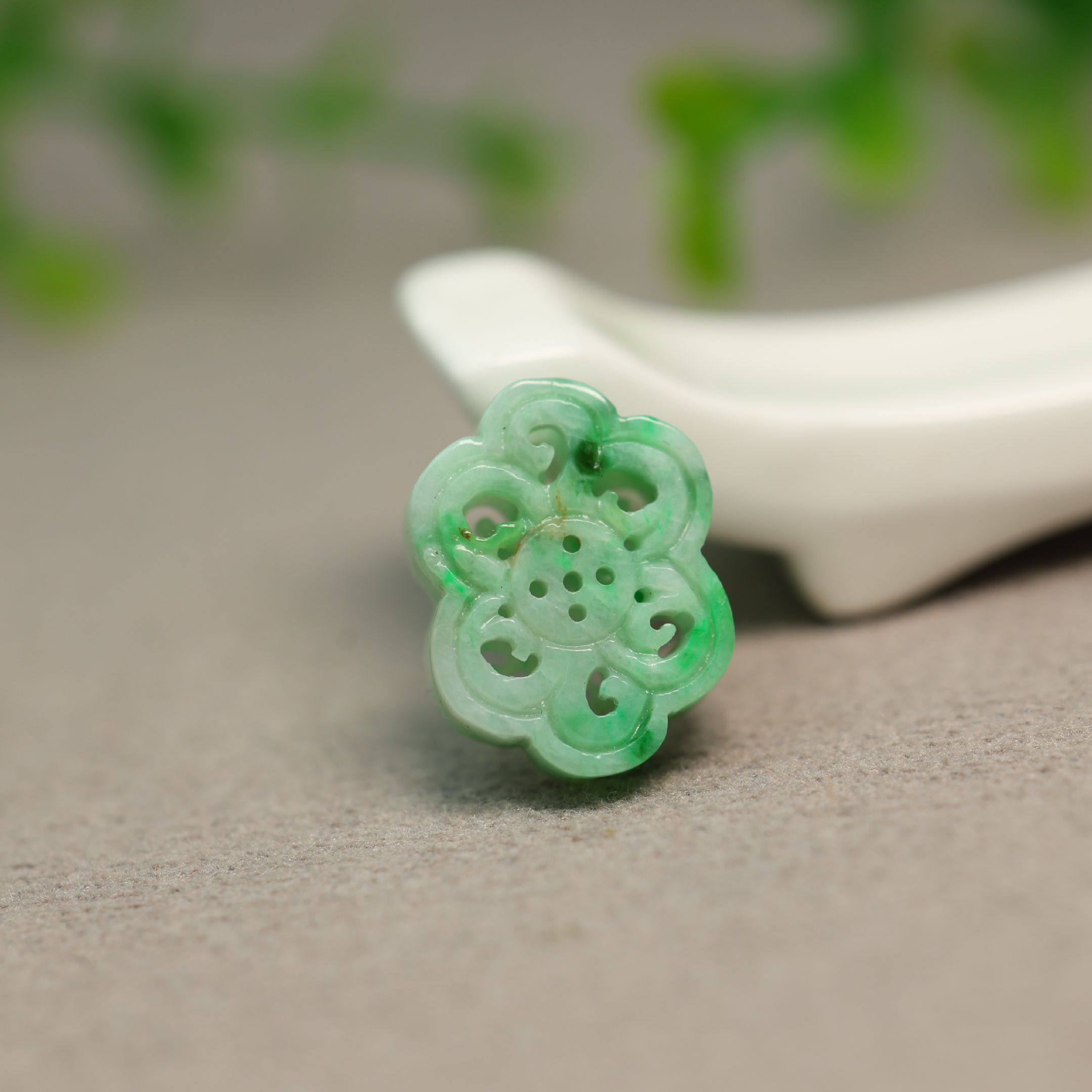 #J955糯种飘阳绿天然A货翡翠中国结背云,珠宝/钻石/翡翠,翡翠裸石/蛋面,淘宝优惠券,粉丝福利购,淘宝优惠卷