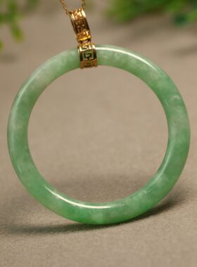#E533 18K金镶嵌冰糯底满绿天然A货翡翠袈裟环圆环吊坠挂坠