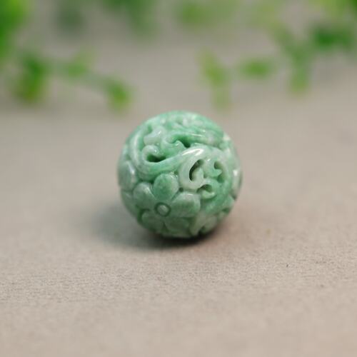 满绿缅甸A货翡翠镂空雕花龙珠