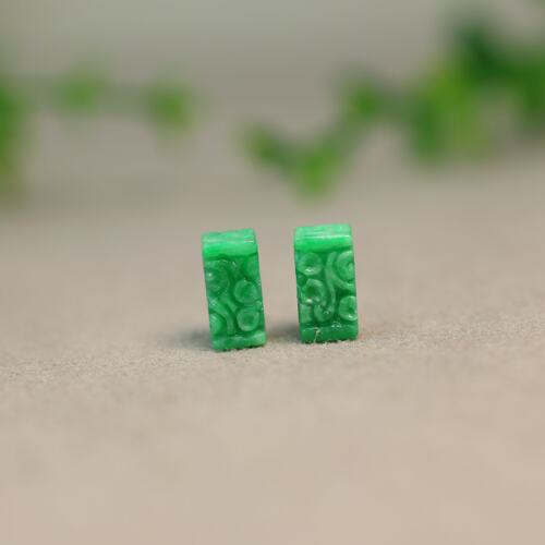 天然翡翠长方柱条形雕花路路通