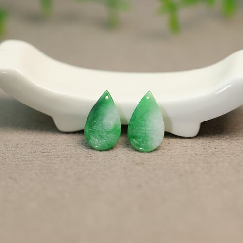 缅甸天然A货翡翠团寿纹水滴
