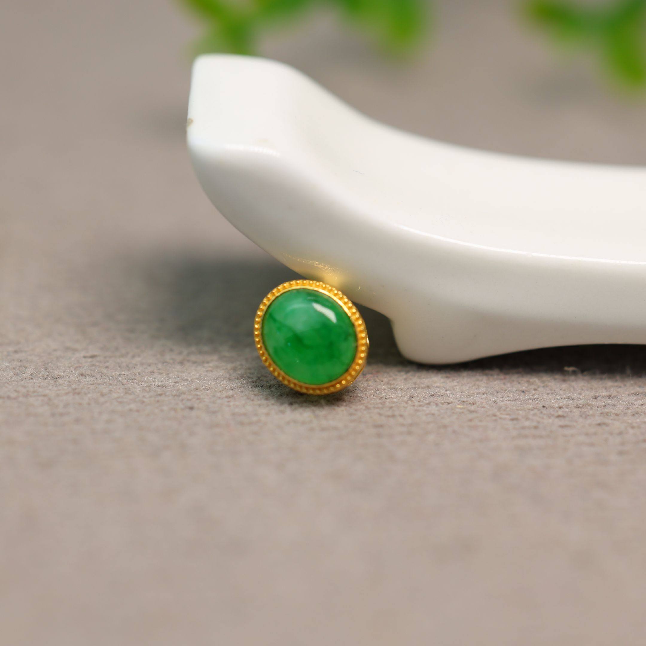 #K700 18K金冰种辣绿缅甸天然A货翡翠椭圆形蛋面小香盒 DIY珠配件,珠宝/钻石/翡翠,翡翠裸石/蛋面,淘宝优惠券,粉丝福利购,淘宝优惠卷