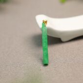 18K金镶嵌冰糯种满色阳绿天然A货翡翠翎管锁骨吊坠 I172