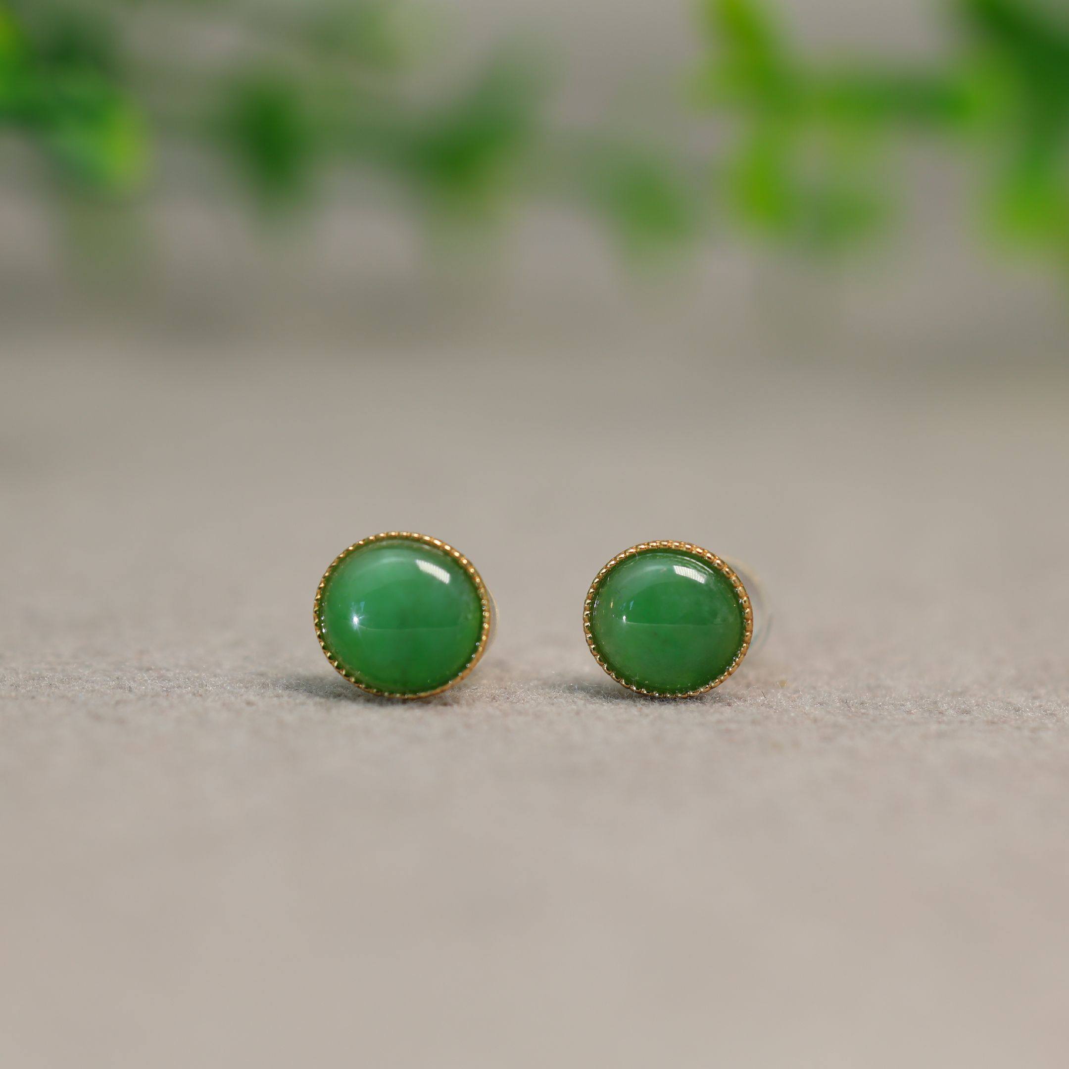 冰种缅甸天然A货翡翠蛋面耳钉