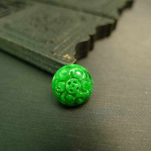 翡翠古钱币龙纹圆形雕花戒面