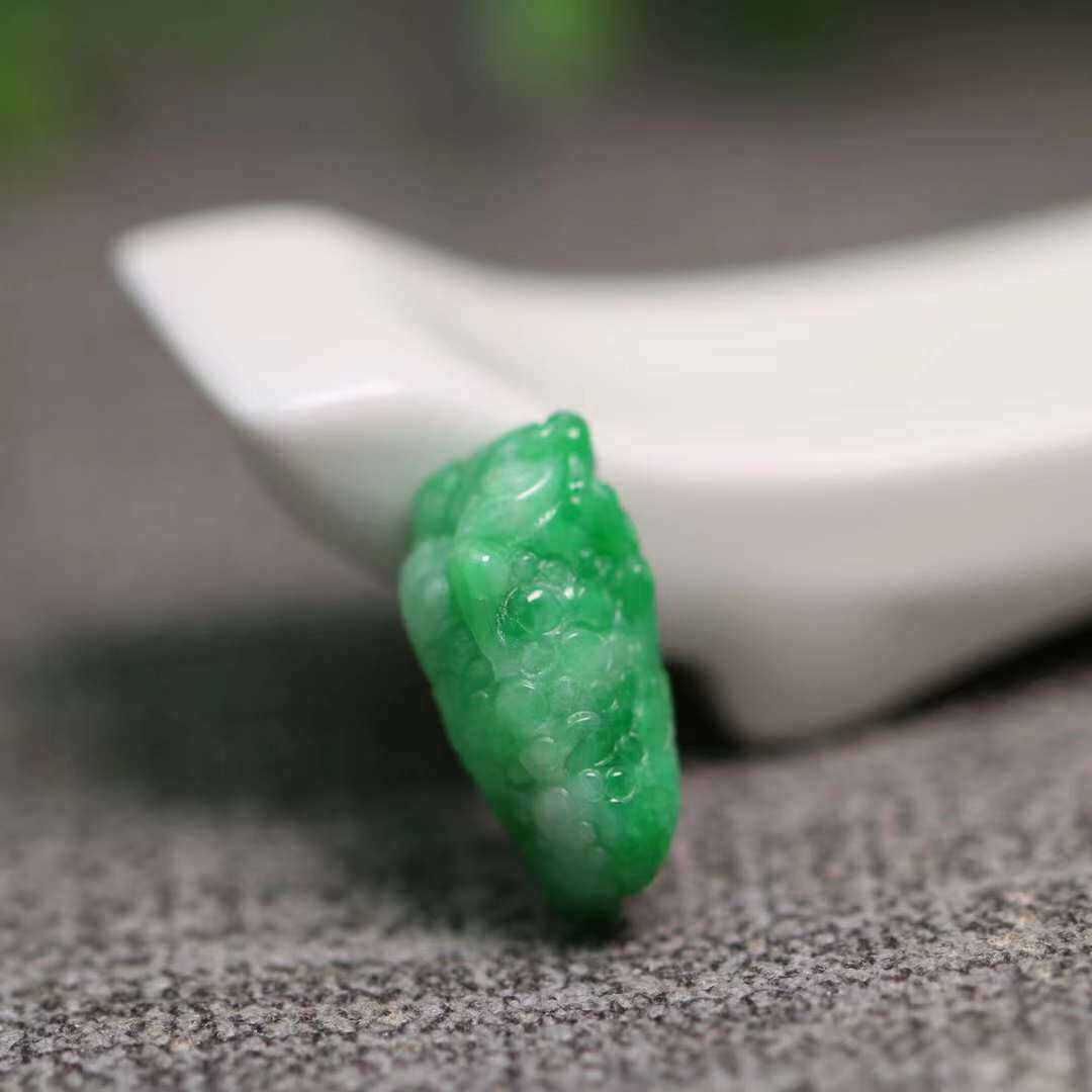 #1157 阳绿天然A货翡翠金蝉戒面 镶嵌戒指裸石