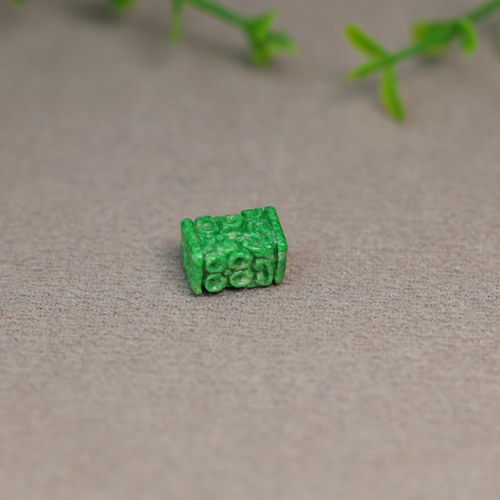 辣绿天然A货翡翠方形雕花桶珠