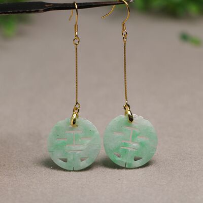 白底飘绿天然翡翠圆形喜字耳坠
