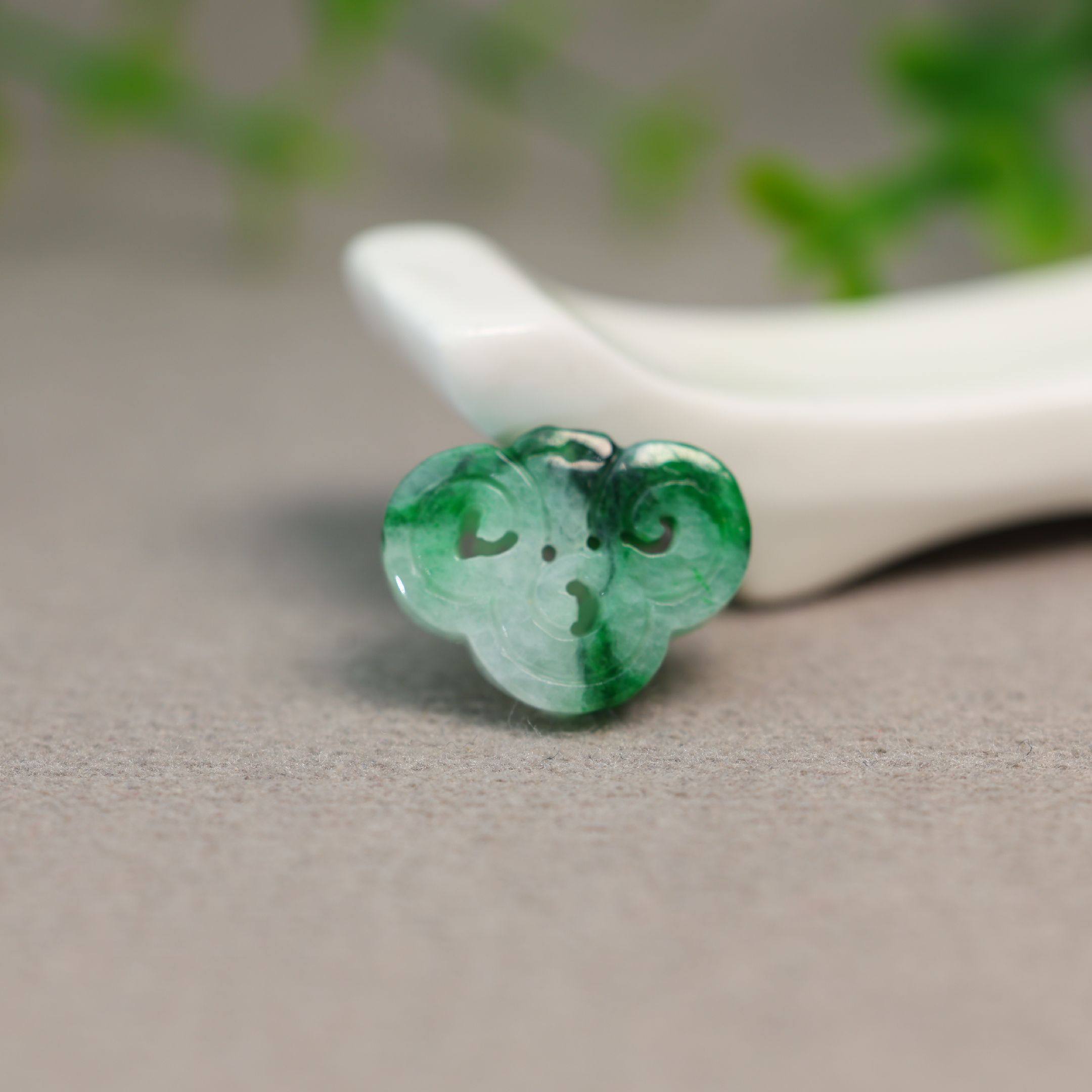 #K651飘辣绿缅甸天然A货翡翠雕花如意背云,珠宝/钻石/翡翠,翡翠裸石/蛋面,淘宝优惠券,粉丝福利购,淘宝优惠卷