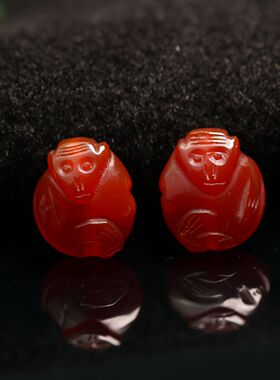 一对红色天然老玛瑙猴子 十二生肖灵猴 通天孔