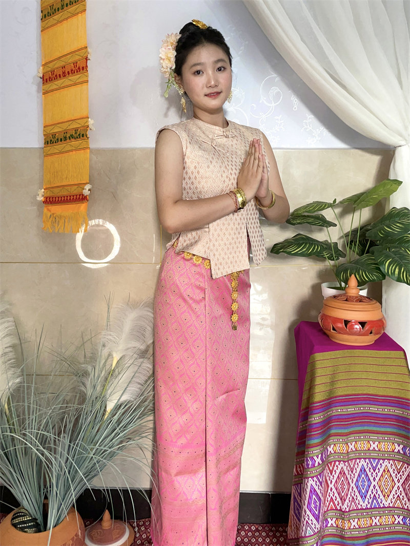 西双版纳傣族服装 无袖上衣直筒长裙 东南亚民族风情套装 可订做