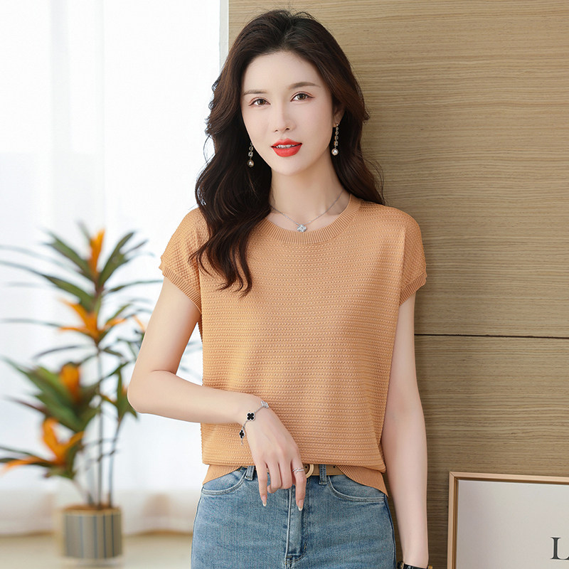 Silk Short-Sleeved T-Shirt for Women, Summer 2026 New Trendy Style, Stylish Thin Ice Silk Knitted Batwing Top for Moms