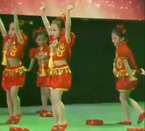 男女童幼儿园喜庆舞蹈演出服