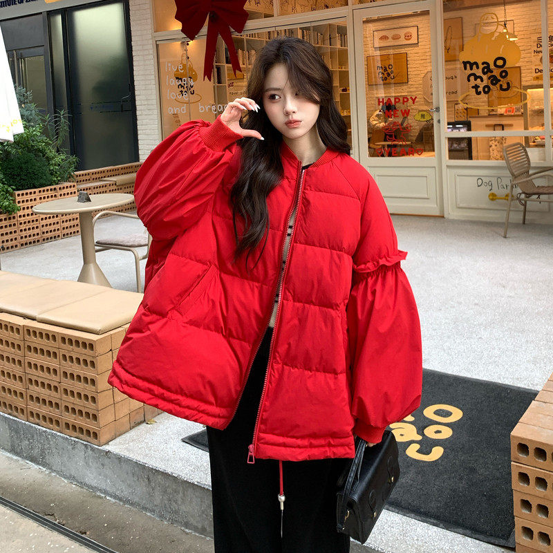 红色木耳边灯笼袖羽绒服女2025冬季新款宽松加厚保暖泡芙外套
