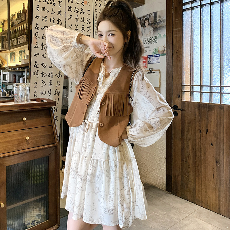 复古仙女裙两件套女长袖流苏马甲碎花连衣裙套装秋季流行紧身轻奢