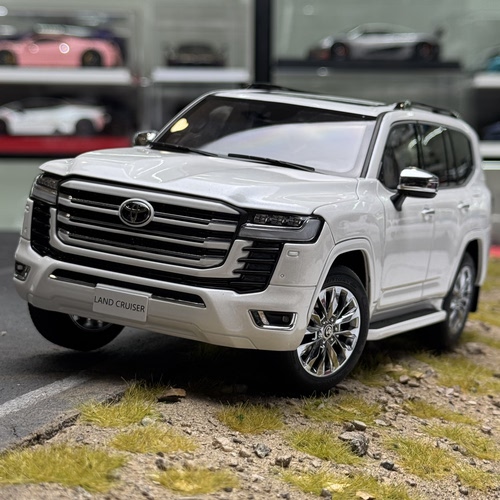 现货 LCD 1:18 丰田陆巡Land Cruiser LC300 ZX 合金汽车模型摆件