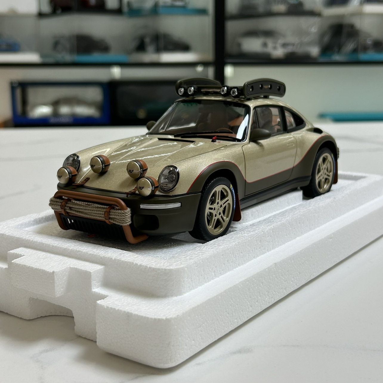 Almost Real AR 1：18 保时捷 RUF SCR 2018款  合金汽车模型