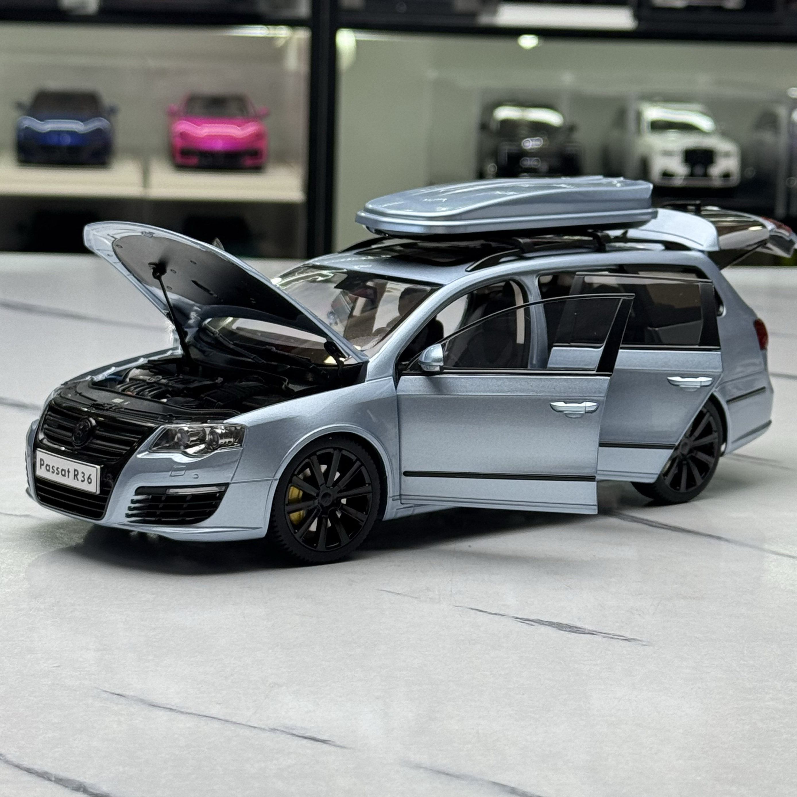 NZG 1:18 大众Passat Estate R36旅行车合金全开汽车模型收藏摆件